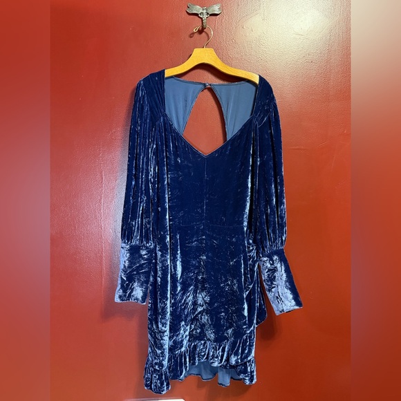 Reformation Fortune Dress Plus Size Blue Velvet Open Back Mini Dress Size 16 - Picture 3 of 11